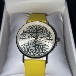 Steven Madden NIB Yellow silicone band watch. Adjustable band